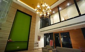 Celebrant Hotel